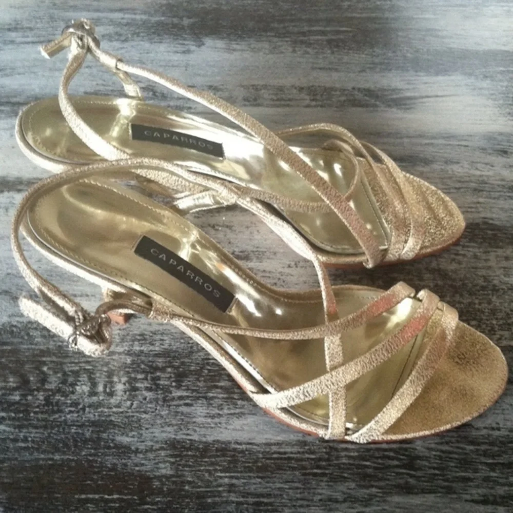 Gold Dressy Kitty Heels 5B